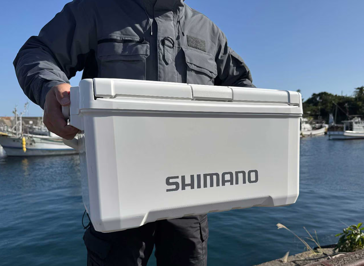 シマノ(SHIMANO) クーラーボックス ユニフリーズ CF 20L 釣り用 レジャー アウトドア キャンプ チャコール シマノ(SHIMANO) クーラーボックス  ユニフリーズ CF 20L 釣り用 レジャー アウトドア キャンプ チャコール 新製品】シマノ が求めた“保冷力”と“使い勝手”、新登場 ...