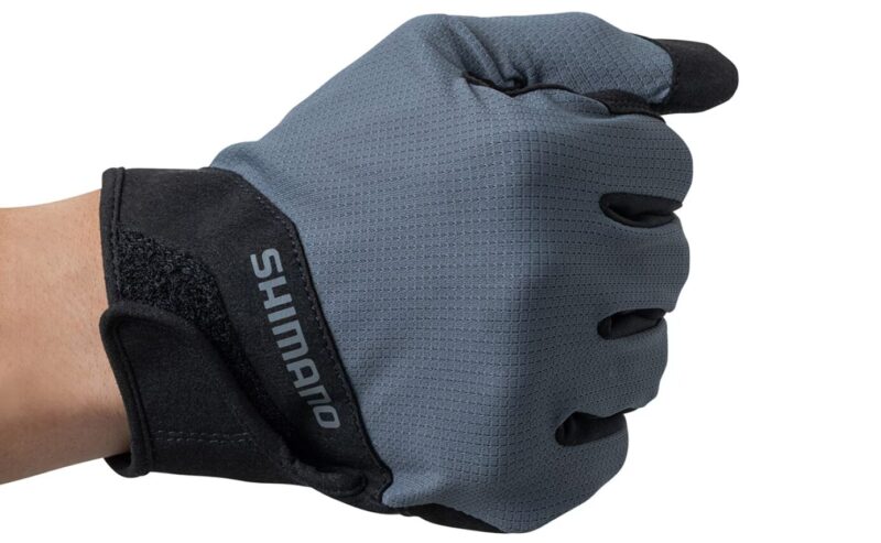 ストレスフリーな着け心地を実現する高機能ニット