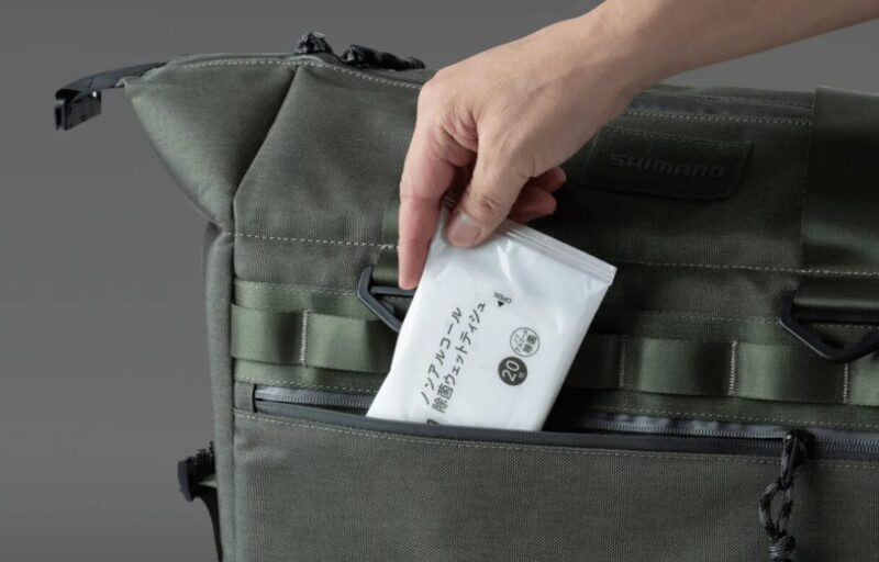 フロントポケット付